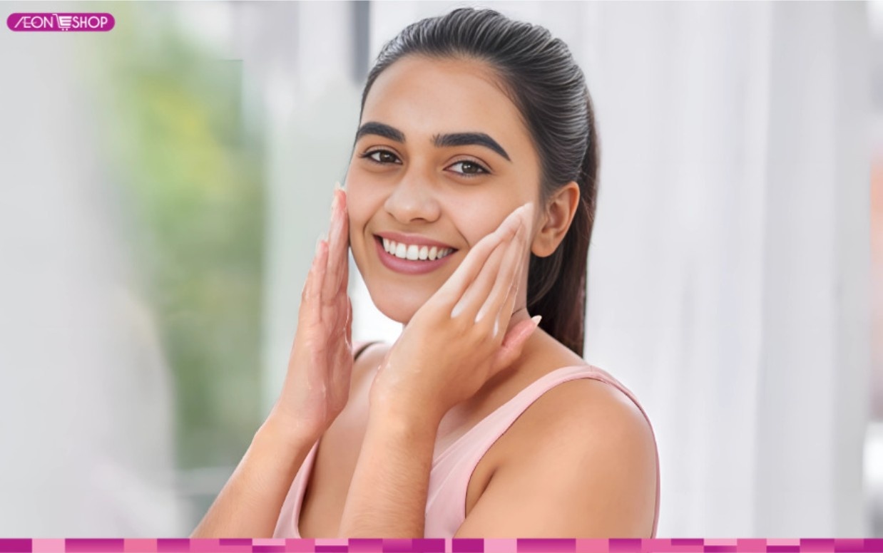 làm sạch da bằng sữa rửa mặt