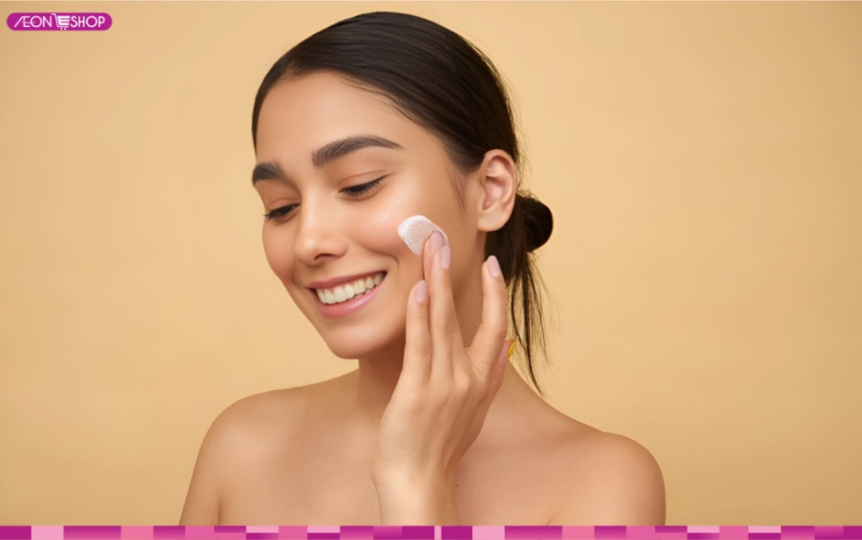 Dùng kem dưỡng ẩm cho da mụn