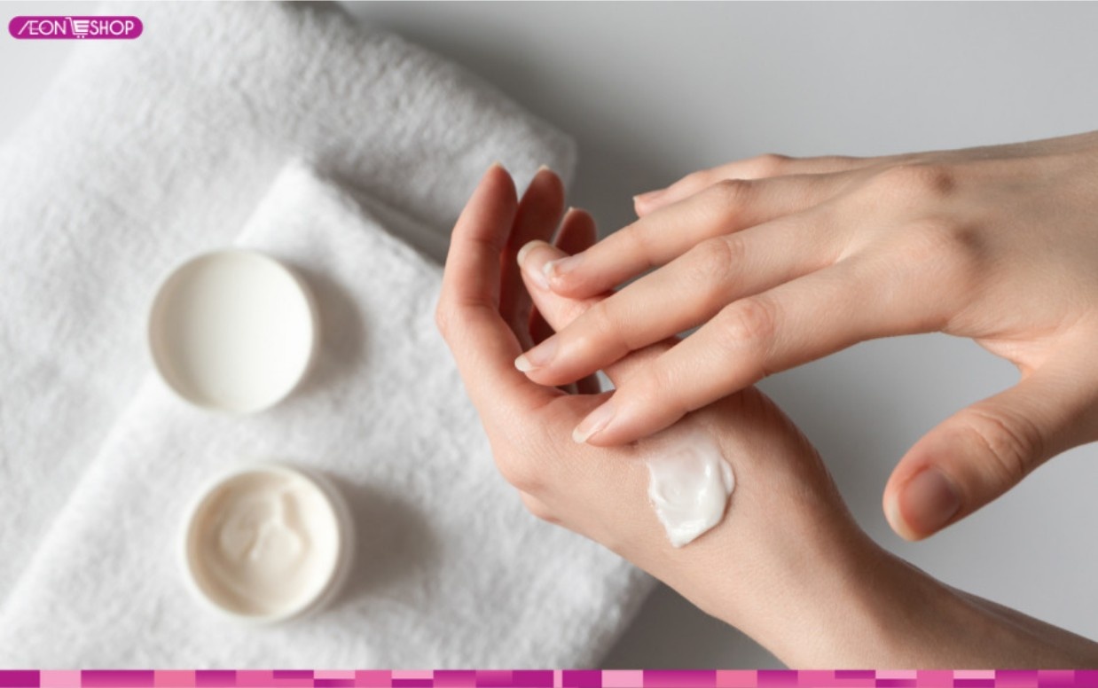 Da khô nên chọn duõng ẩm dạng gel, có kết cấu mỏng nhẹ