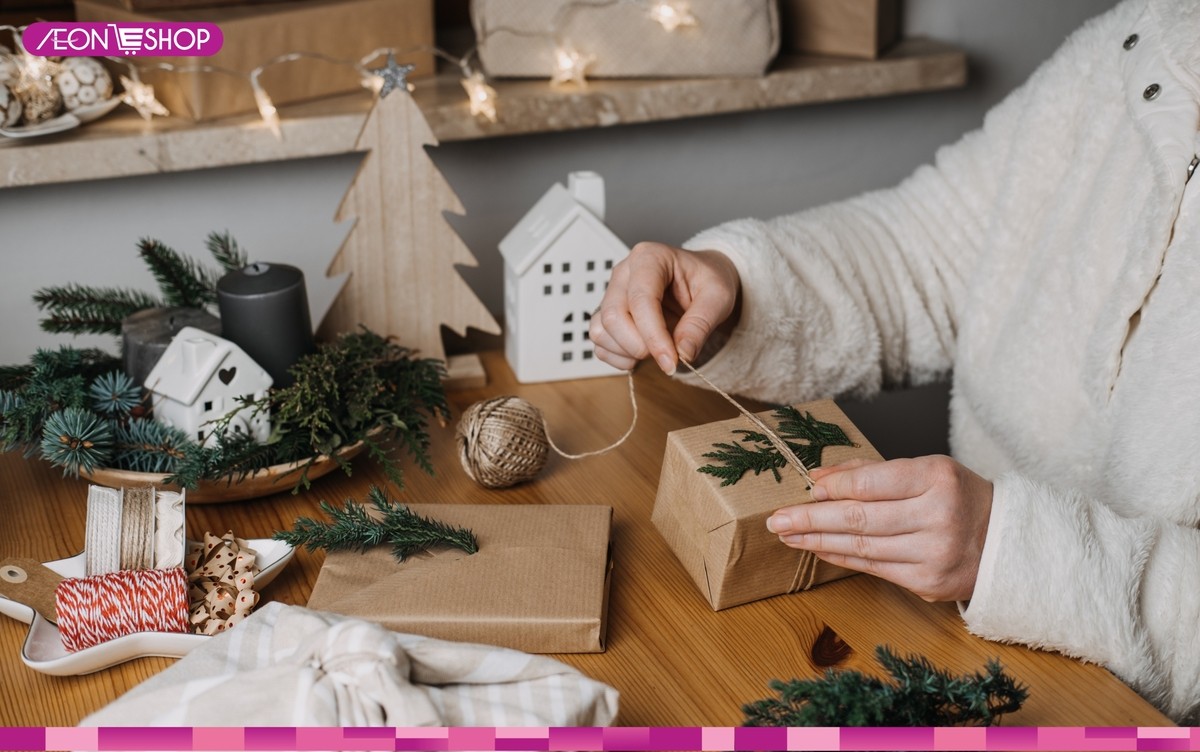 Chuẩn bị hộp quà Noel