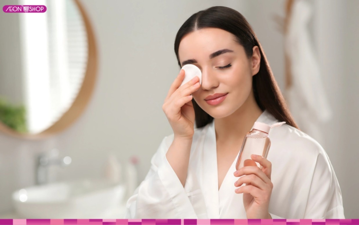 Tẩy trang giúp loại bỏ bụi bẩn, dầu thừa