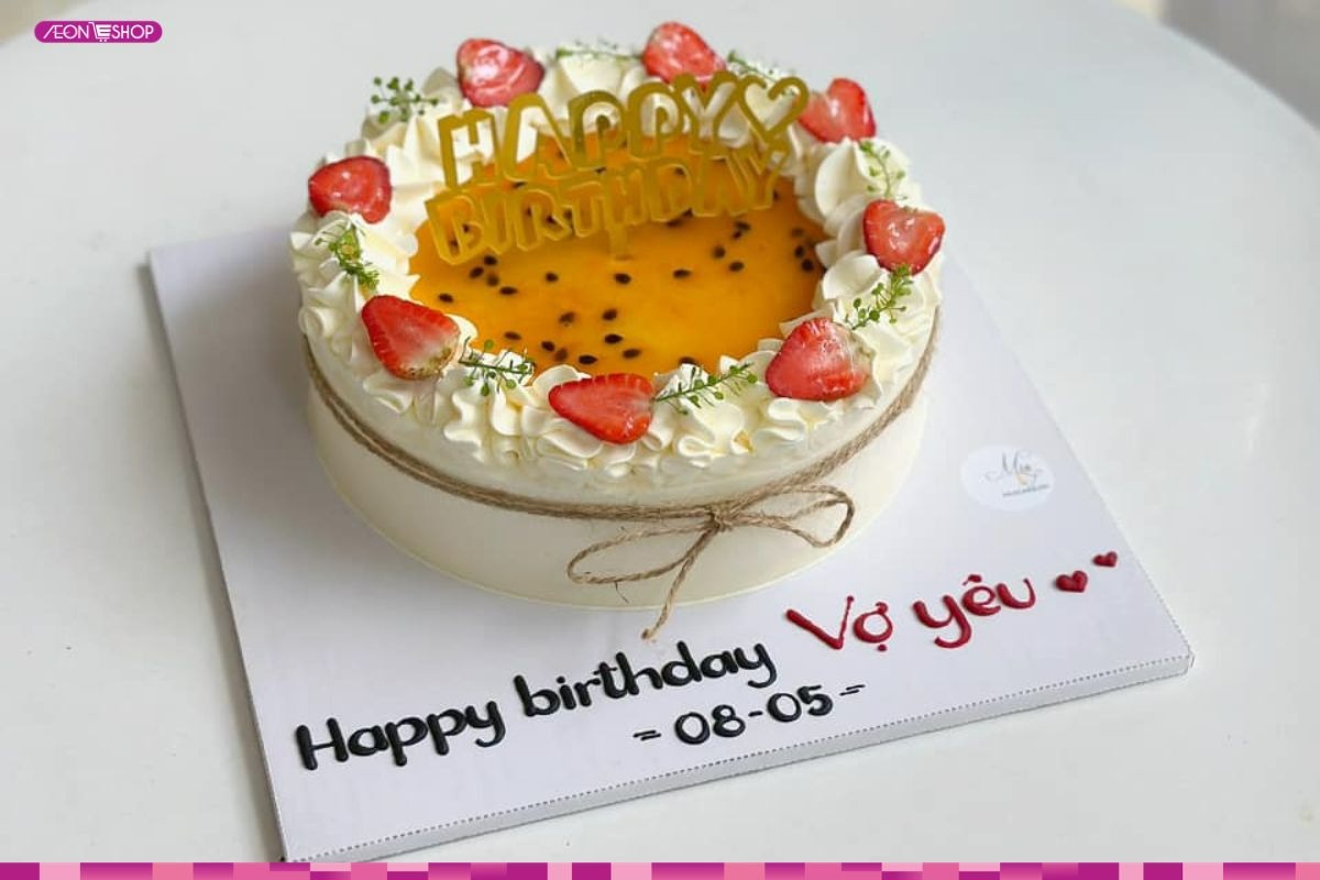 Mẫu bánh sinh nhật trang trí trái cây