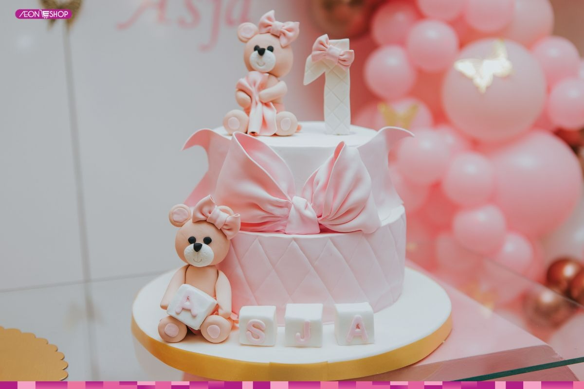 Mẫu bánh kem 2 tầng cho bé gái