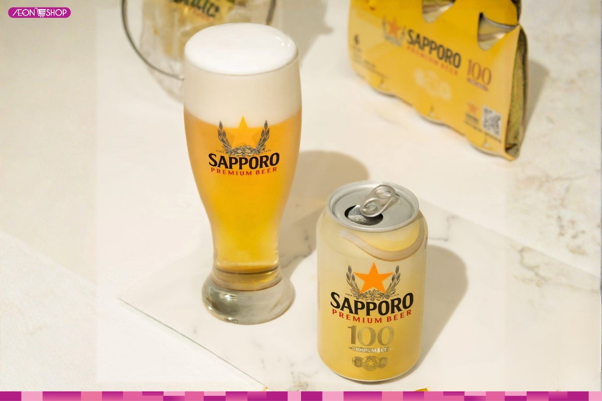 Thiết kế mềm mại và có phần nịnh mắt, Sapporo Premium 100% Malt có giá bán từ 18.500đ/lon 330ml