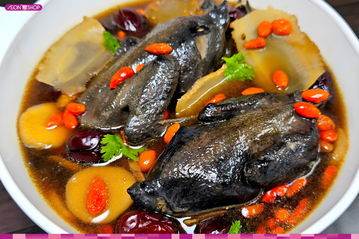 Thưởng thức bát mì gà tần thơm ngon, bổ dưỡng