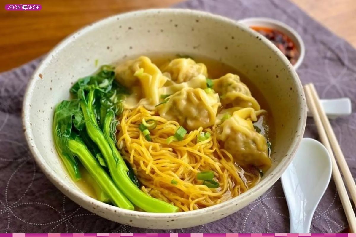 Thành phẩm món mì hoành thánh thơm ngon, hấp dẫn