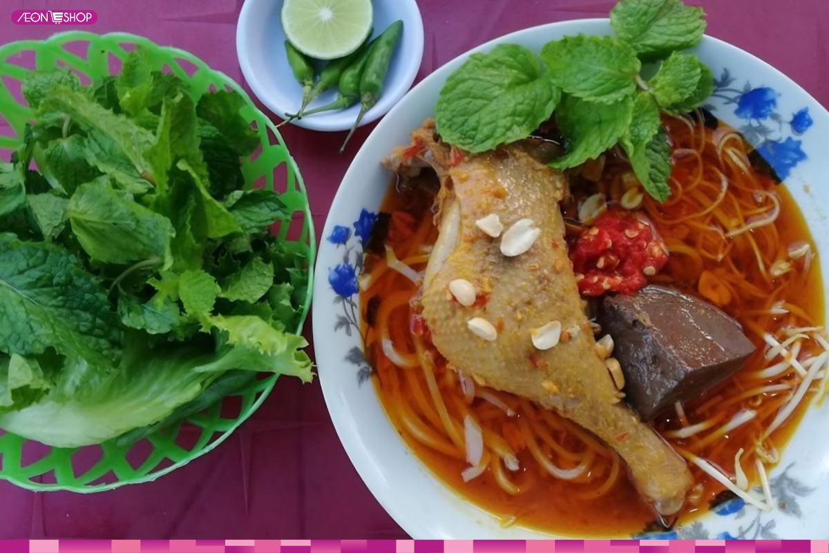 Thành phẩm món mì quảng vịt ngon hấp dẫn