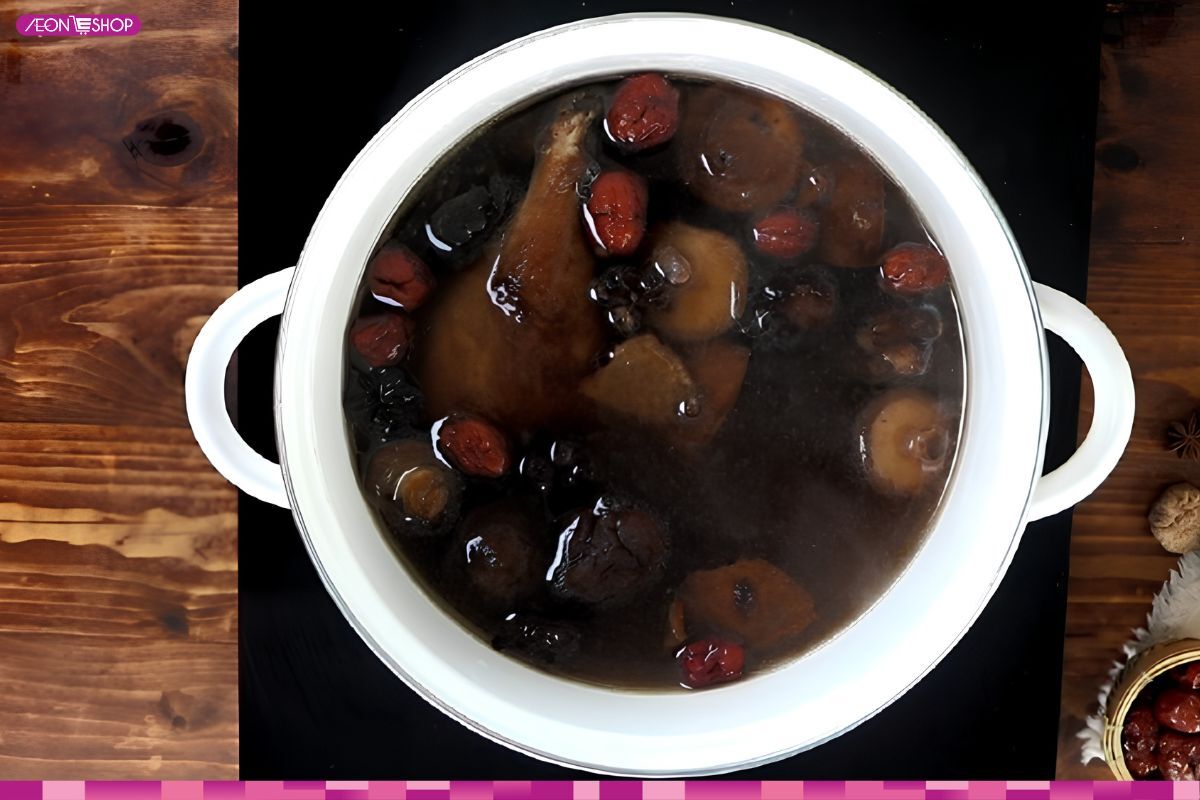 Tiềm vịt trong khoảng 45 - 60 phút