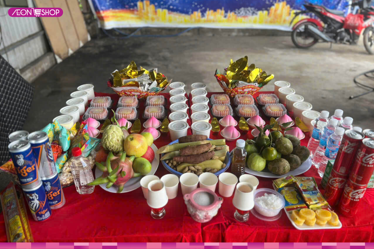 Mâm cúng dành cho chúng sinh