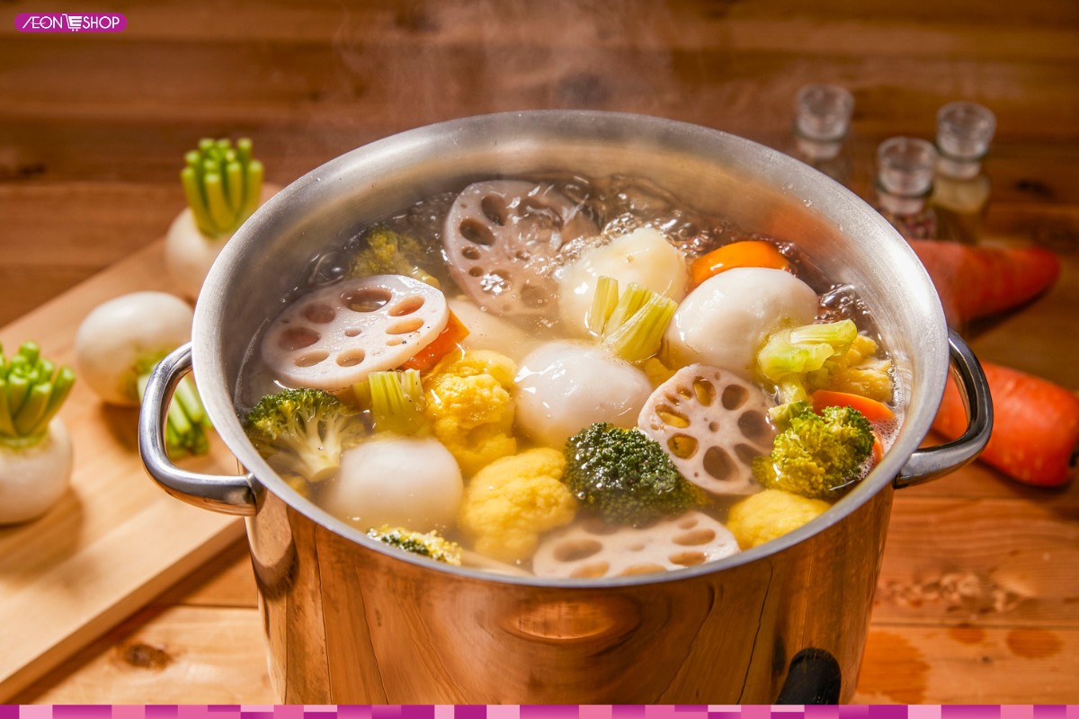 Lẩu chay với nhiều loại rau củ và nguyên liệu chay