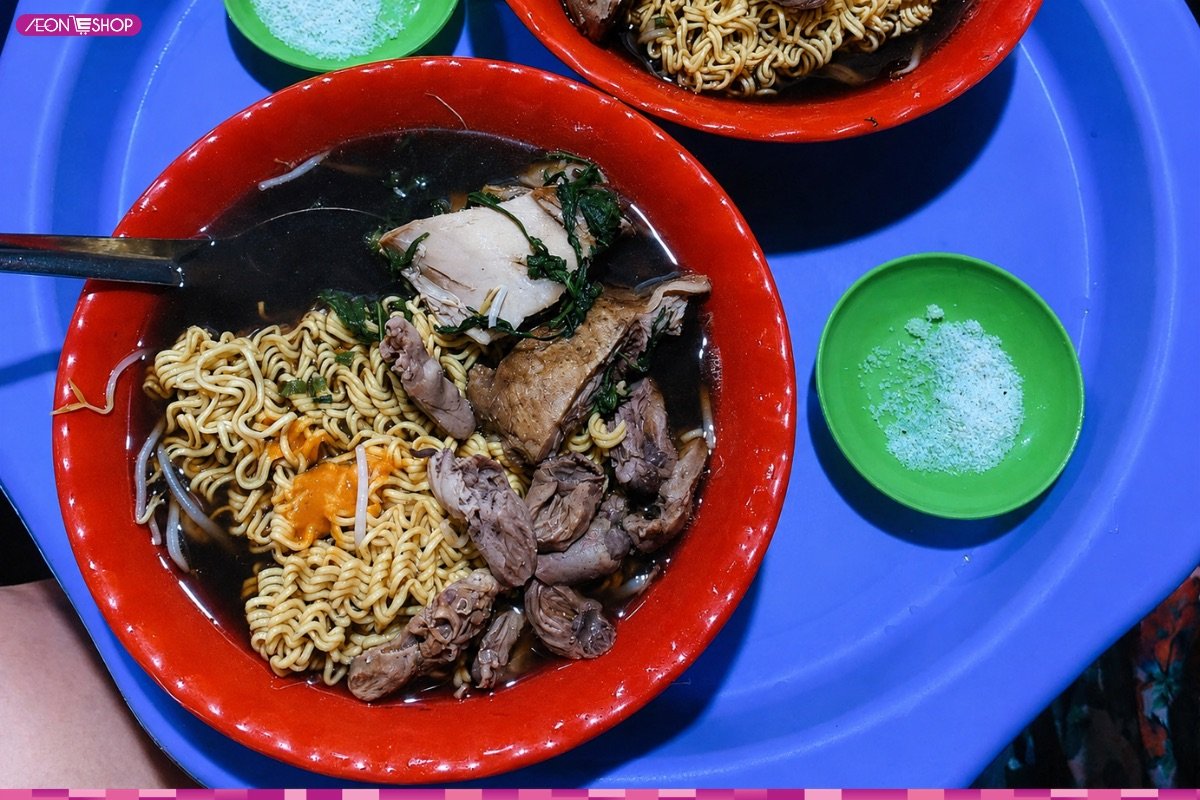 Món ăn ngon Hà Nội - mì gà tần