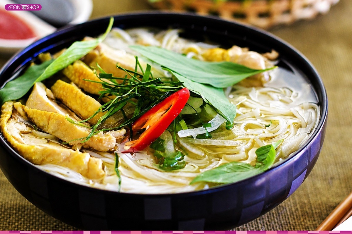 Món phở gà lá chanh thơm ngon chuẩn vị