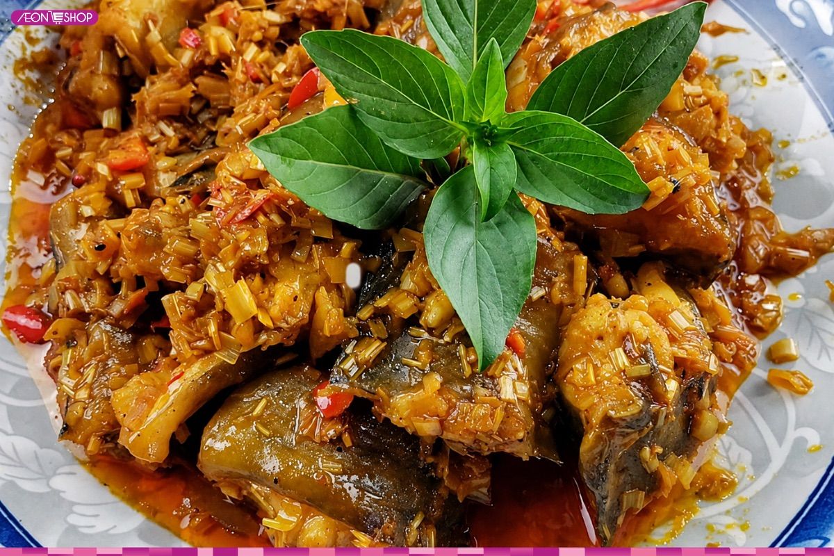 Món cá chình kho nghệ ngon đậm vị