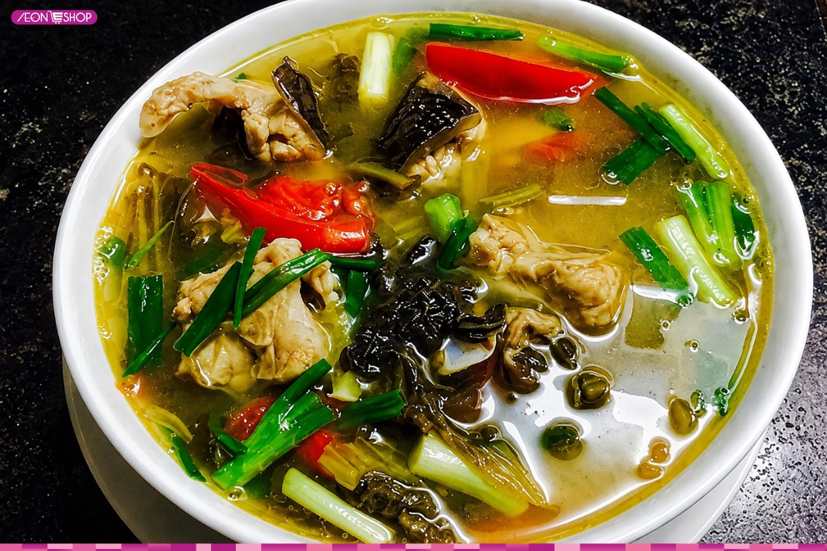 Lẩu cá đuối lá giang chua cay hấp dẫn