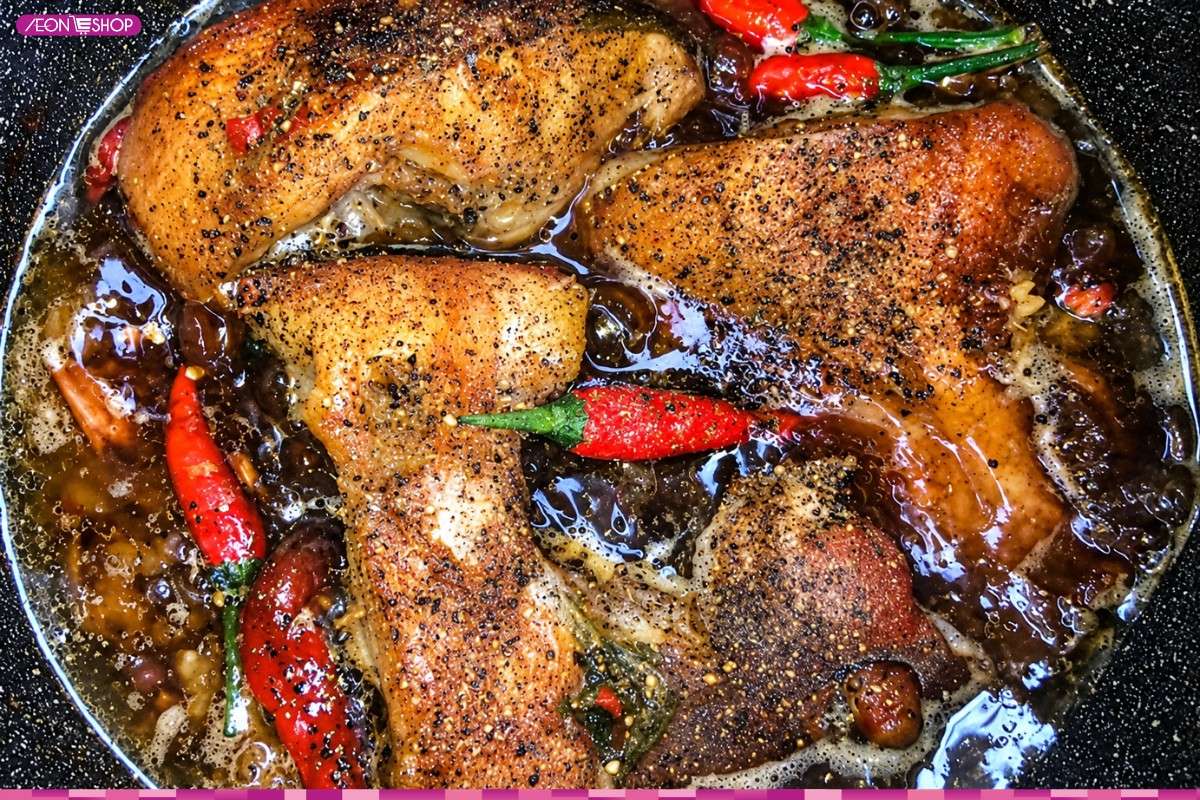 Cá mú kho tiêu đậm đà với hành và tiêu