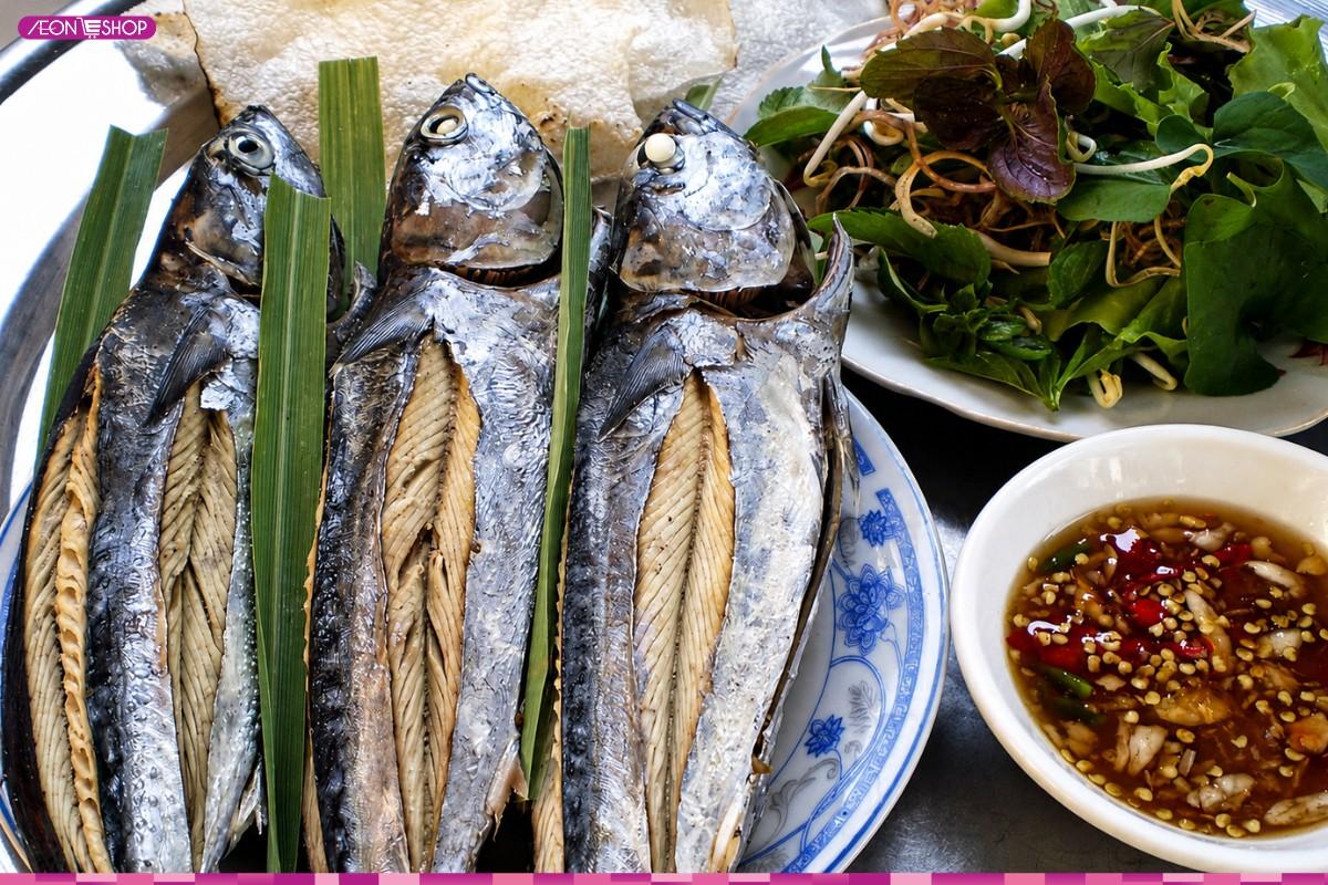 Cá nục hấp nước dừa thơm ngọt
