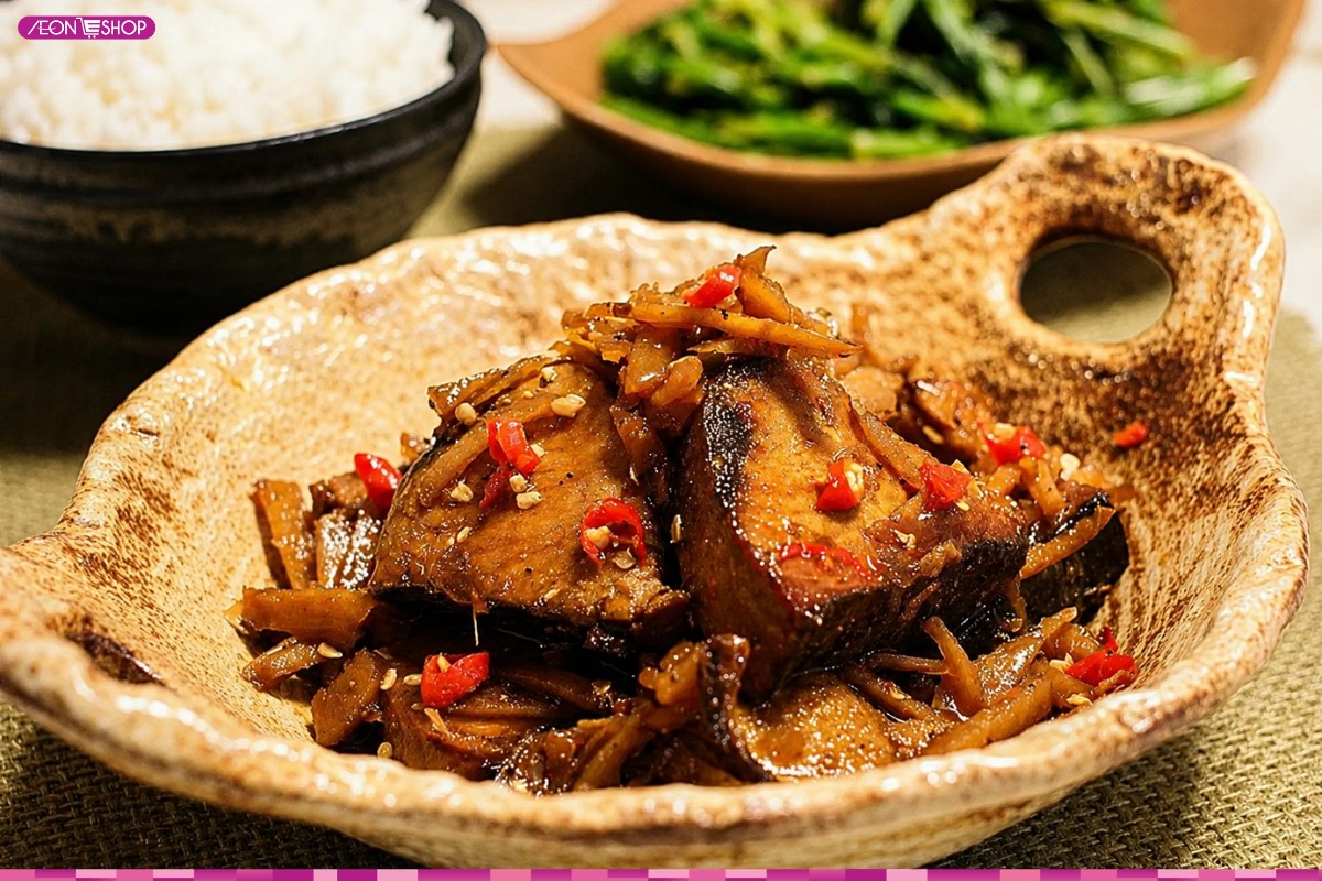 Cá thu kho riềng thơm nồng bắt mắt