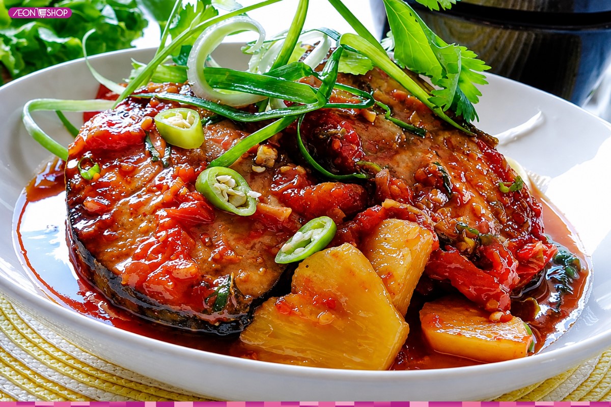 Cá thu kho cà đậm màu hấp dẫn
