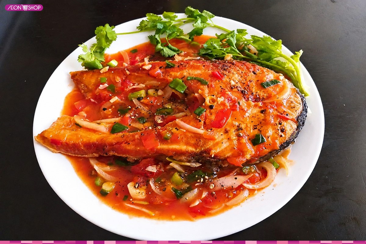 Cá trắm đen nấu sốt cà chua đỏ đẹp mắt