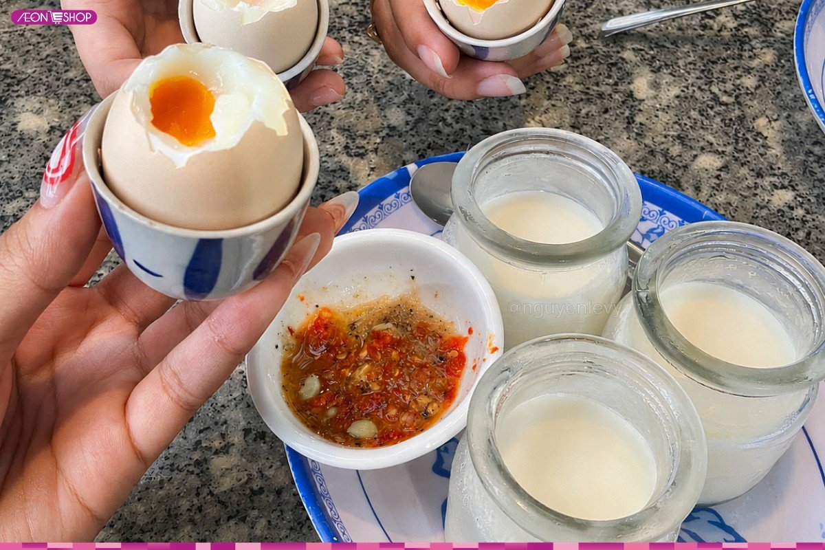 Yaourt và trứng gà lòng đào Vũng Tàu